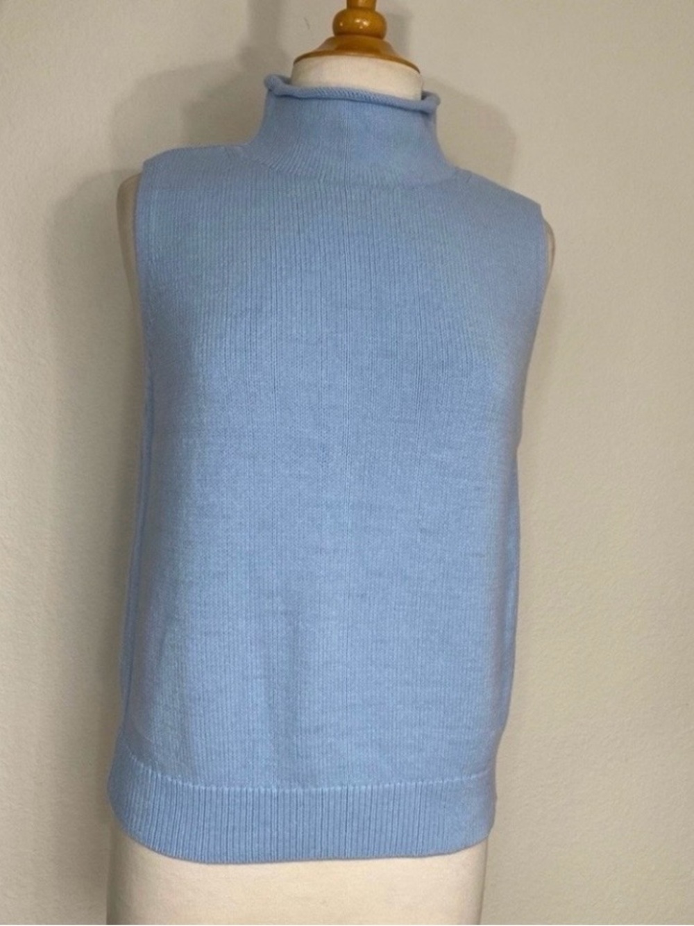 LOFT Women's Baby Blue Turtleneck Sleeveless Knit Sweater Size Large Classic
